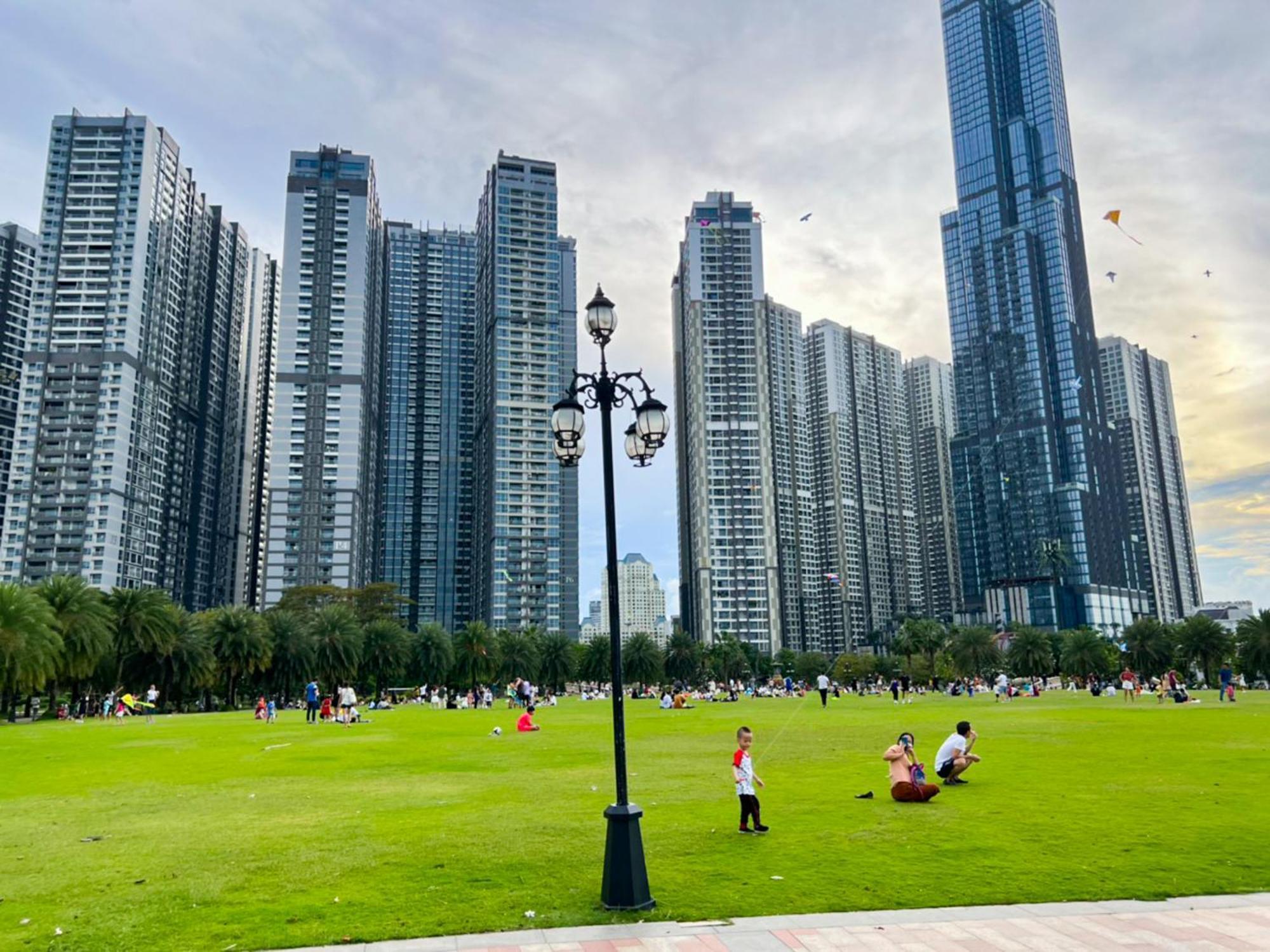 Khách sạn hẻo lánh Sky Park - Vinhomes Central Park