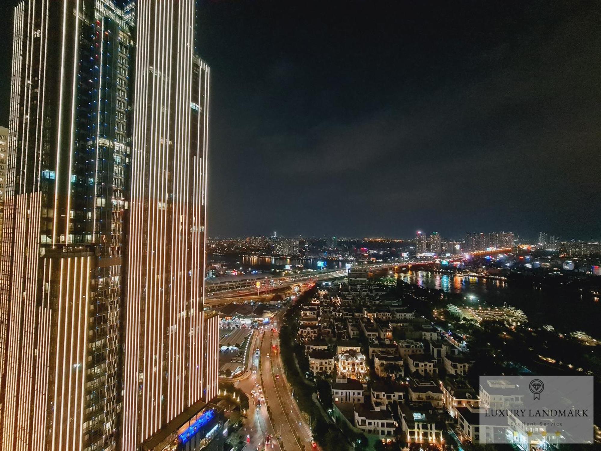 Sky Park - Vinhomes Central Park Khách sạn hẻo lánh