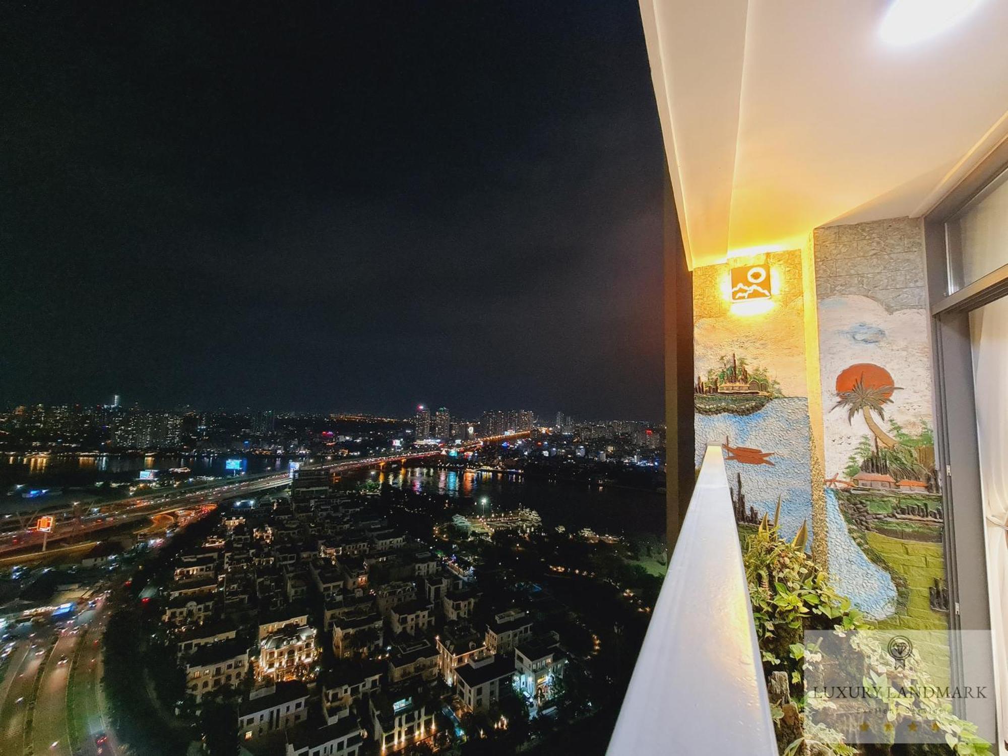 Sky Park - Vinhomes Central Park 4* TP. Hồ Chí Minh