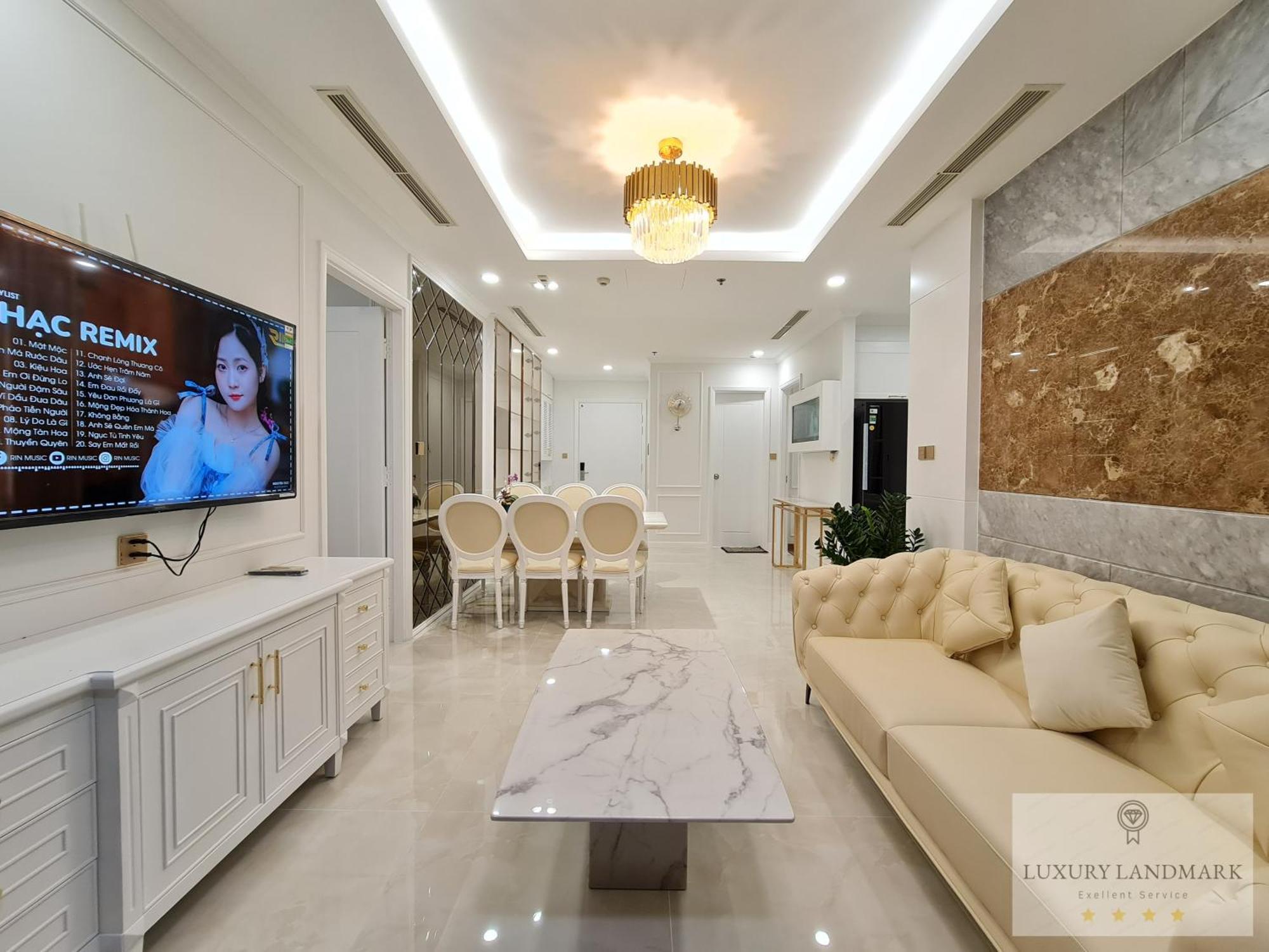 Khách sạn hẻo lánh Sky Park - Vinhomes Central Park