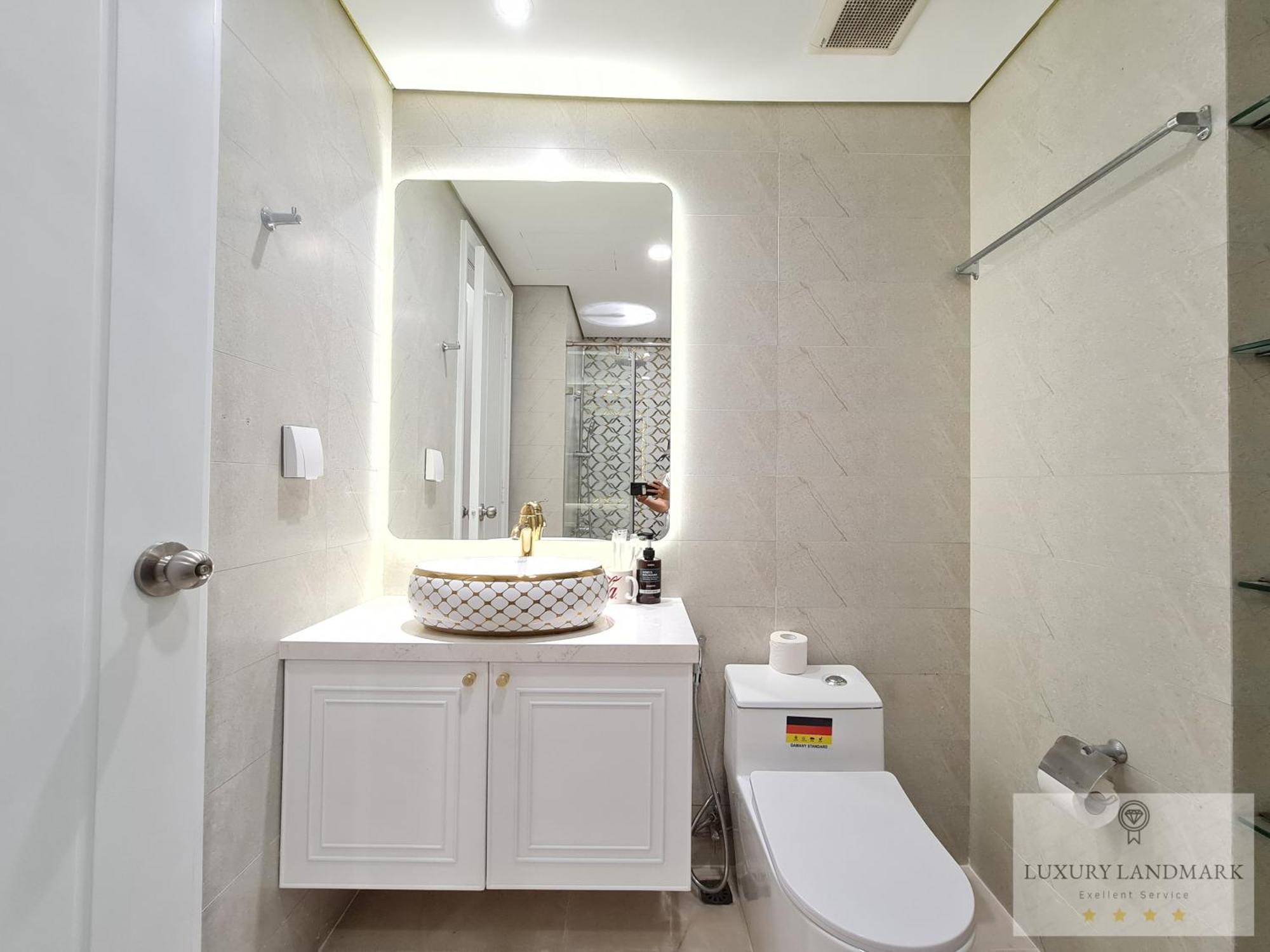 Khách sạn hẻo lánh Sky Park - Vinhomes Central Park 4*
