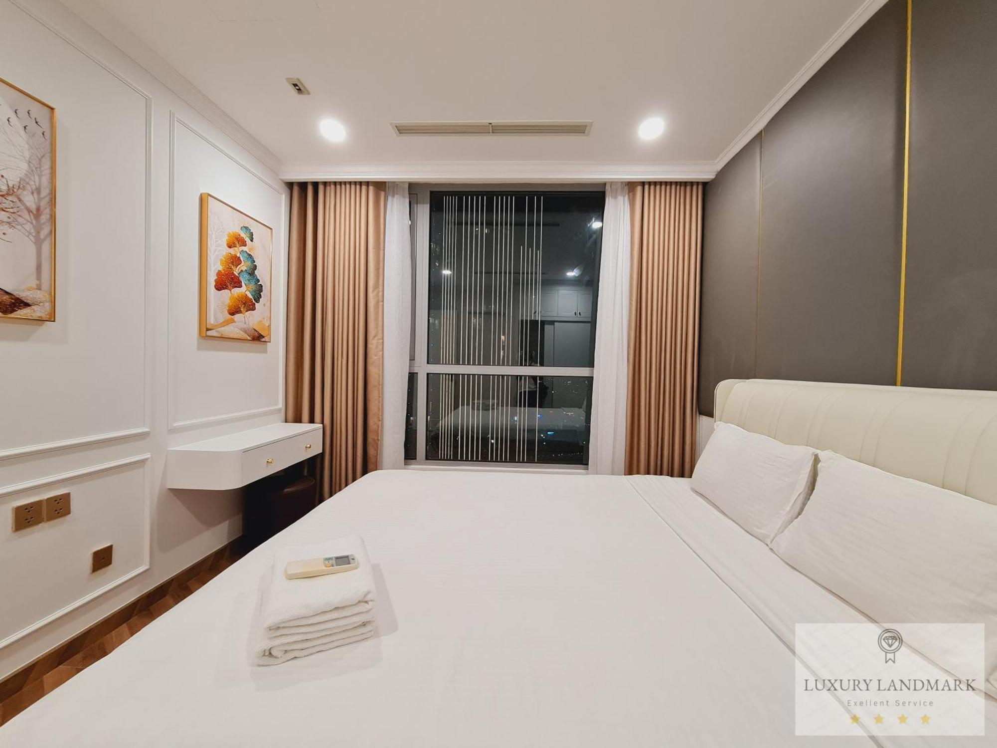 Khách sạn hẻo lánh Sky Park - Vinhomes Central Park TP. Hồ Chí Minh